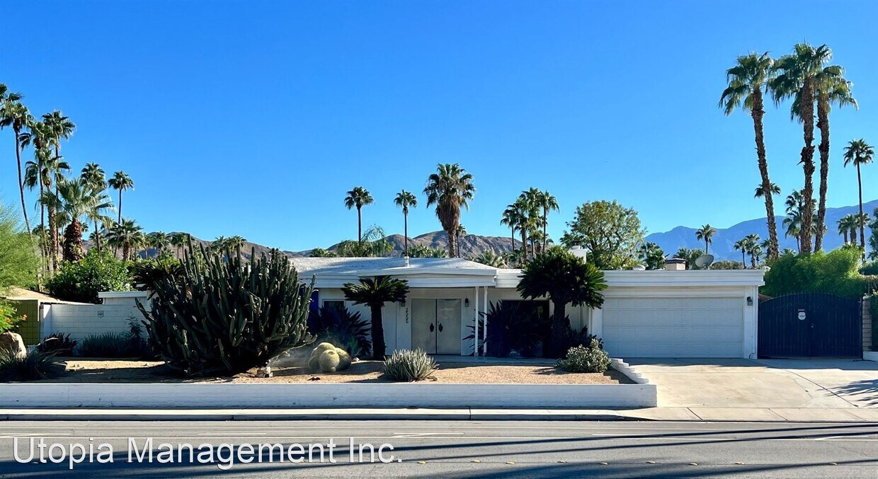 Primary Photo - 3 br, 2 bath House - 2555 E Mesquite Ave