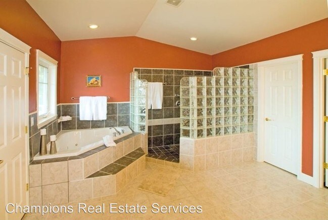 Building Photo - 3 br, 2.5 bath House - 4019 1st Ave NE