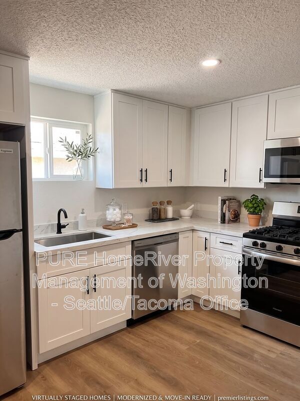 Building Photo - 757 S 43rd St