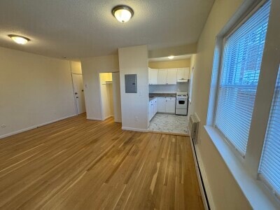 Building Photo - 2016 Commonwealth Ave