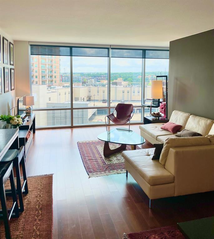 Foto principal - 300 Bowie St