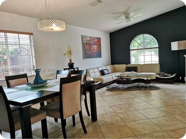 Foto del edificio - 13817 SW 154th St