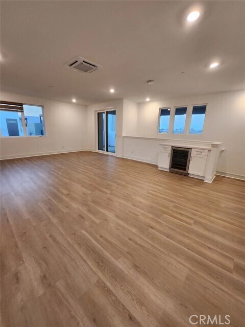Building Photo - 117 Waypoint