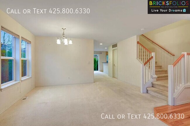 Foto del edificio - Dream Kitchen, Dual Fireplaces: Find Your Stylish Sanctuary in Redmond Ridge.