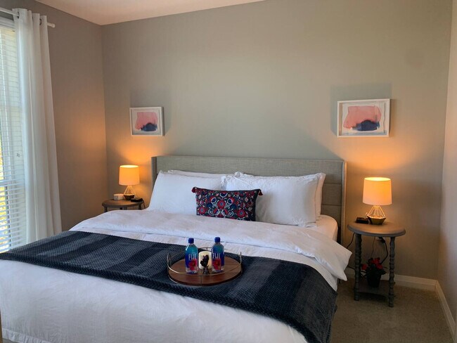 Building Photo - 443 W Rich St