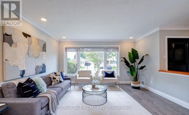 Photo du bâtiment - 47 Montvale Dr