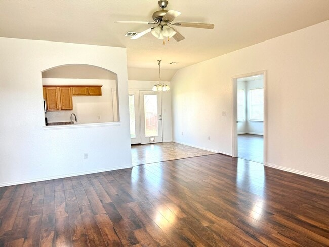 Foto del edificio - 4601 Rock Creek Rd