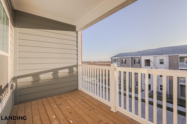 Foto del edificio - 1650 Harris Hill Rd