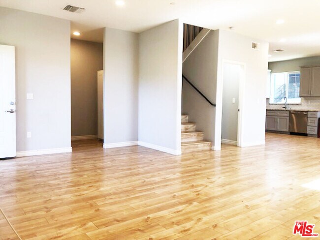 Building Photo - 1218 N Hobart Blvd