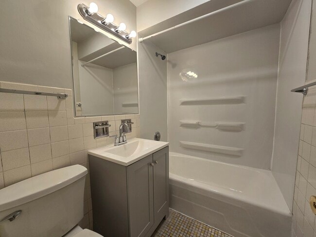 Building Photo - 7201 W Wellington Ave