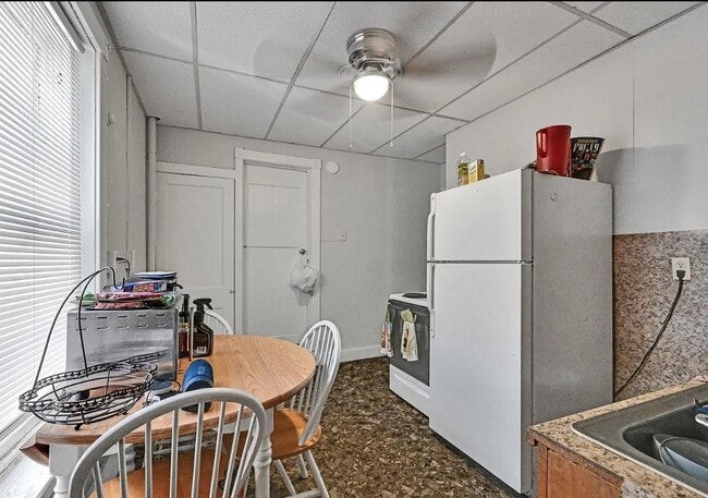 Building Photo - 135 S 11th St
