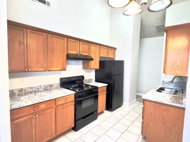 Foto del edificio - 3694 Sapphire Ct