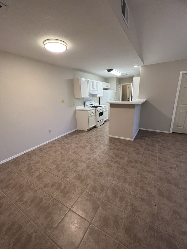 Building Photo - Carley Properties LLC 5 (8119 Westgate Blvd)