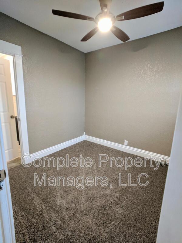 Foto del edificio - 221 E Main St