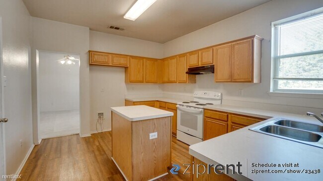 Building Photo - 4 br, 2.5 bath House - 801 Wilderness Pass...