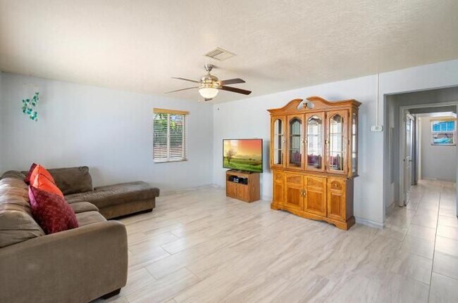 Foto del edificio - 1512 Spence Ave SE