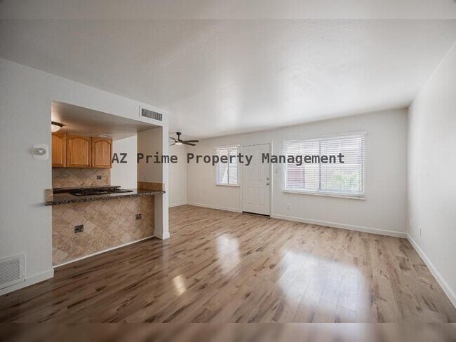 Foto del edificio - 8113 E Glenrosa Ave
