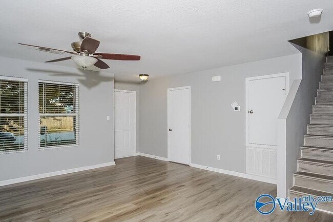 Foto del edificio - 3703 Avalon Lake Dr SW