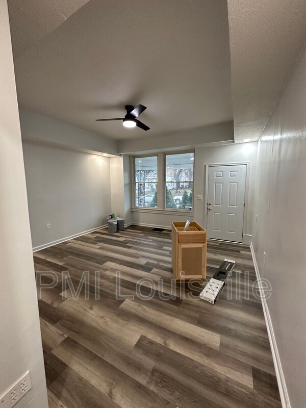 Foto del edificio - 2812 W Madison St