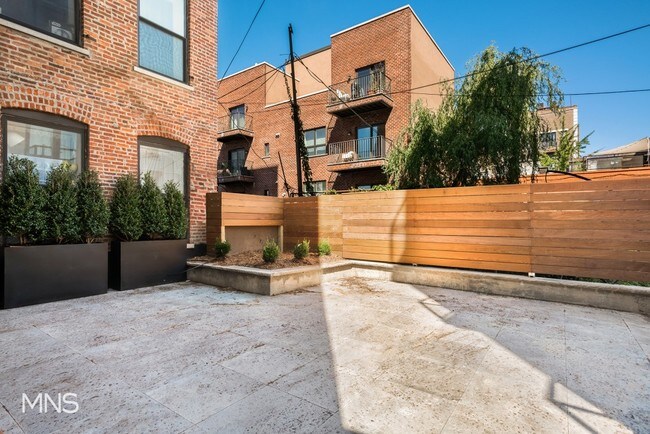 Building Photo - 583 Lorimer Street