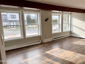 Building Photo - 1102 Drummond Ave