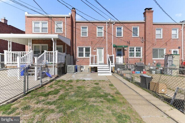 Building Photo - 7031 Eastbrook Ave