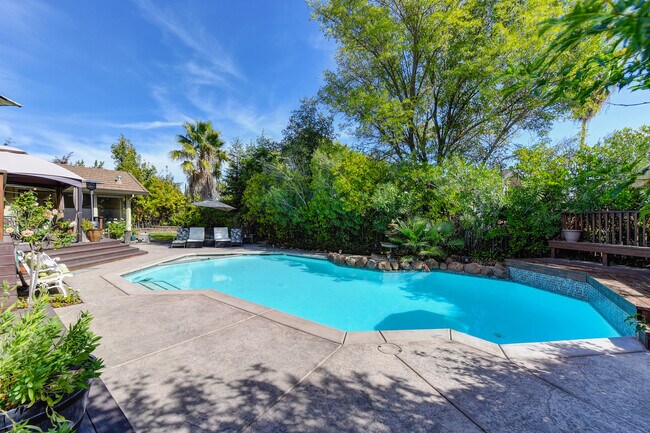 Building Photo - 6931 Pera Dr