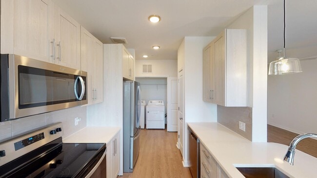 Interior Photo - Essex Luxe Apartments