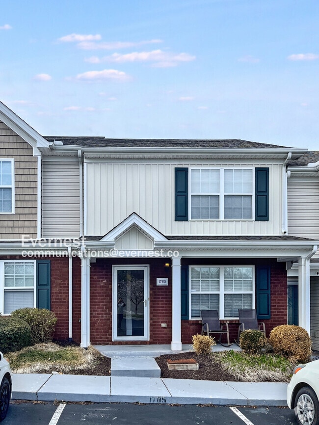 Building Photo - 1785 Red Jacket Dr