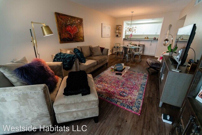 Building Photo - 312 S Willaman Dr