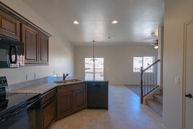 Foto del edificio - 3 Bedroom Townhome in Prime Washington Com...