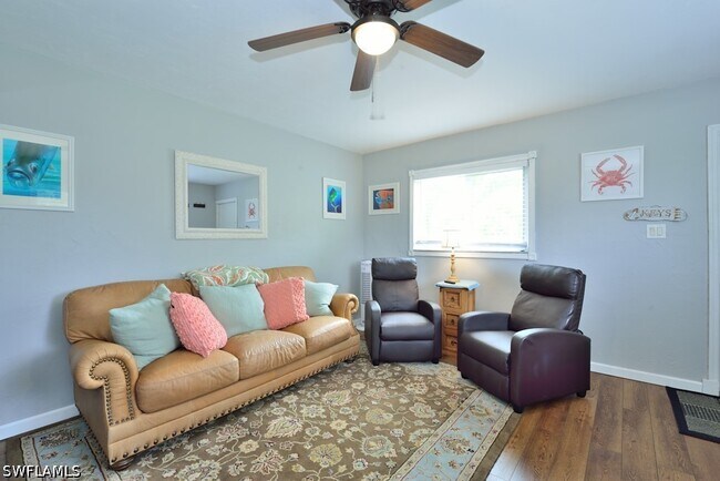 Foto del edificio - 8127 Country Rd