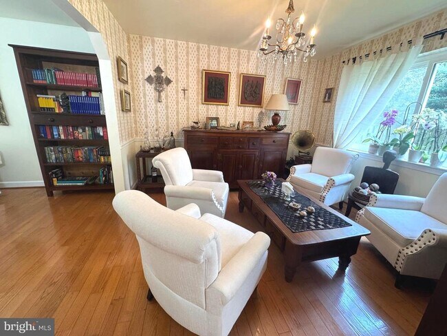 Foto del edificio - 9808 Wilden Ln