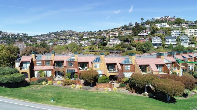 Foto del edificio - 105 Paradise Dr