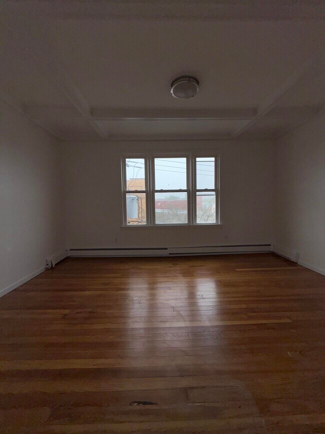 Foto del edificio - 972 Broadway