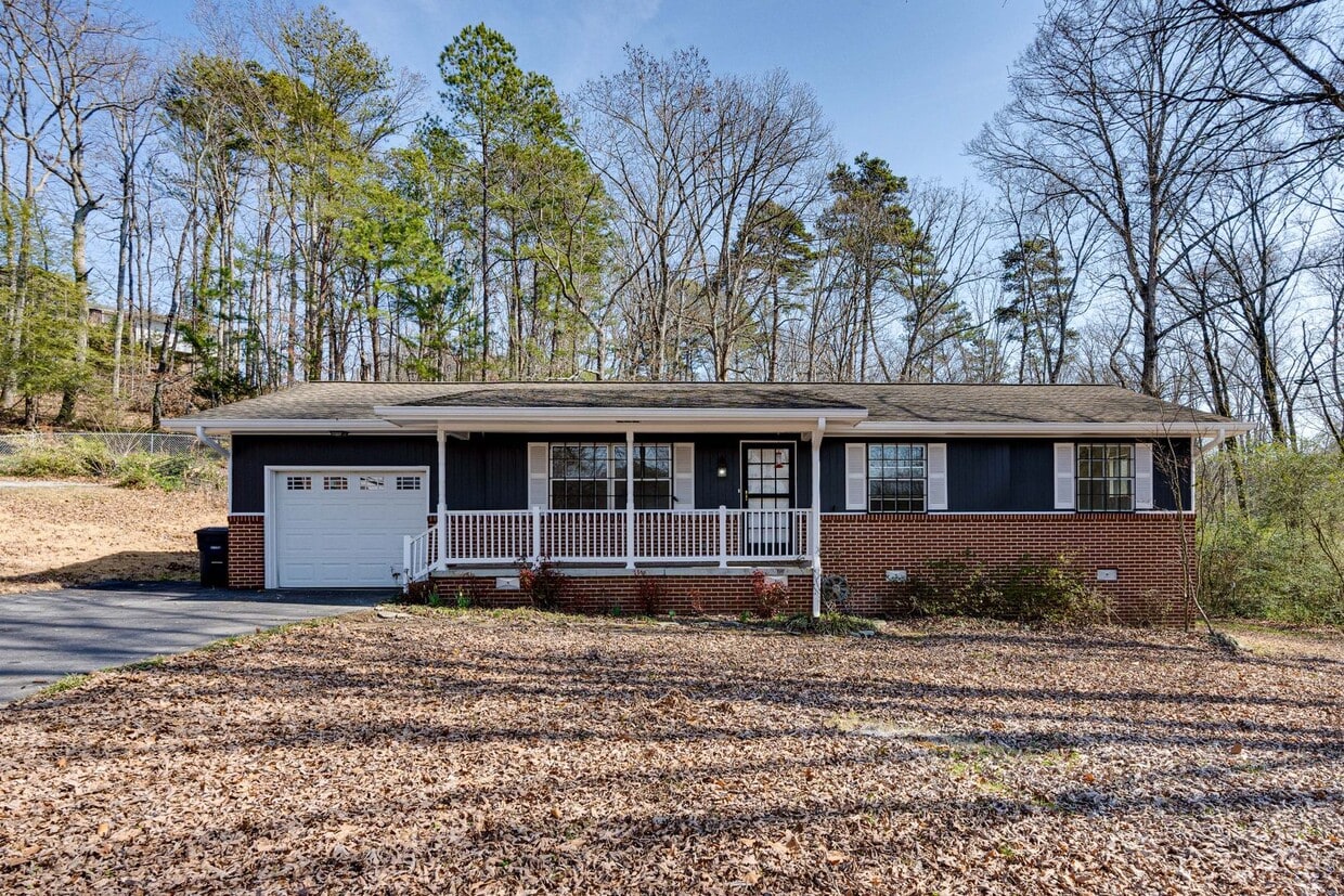 Ranch Style 3 bedroom 1.5 Bath for rent! - Ranch Style 3 bedroom 1.5 Bath for rent!