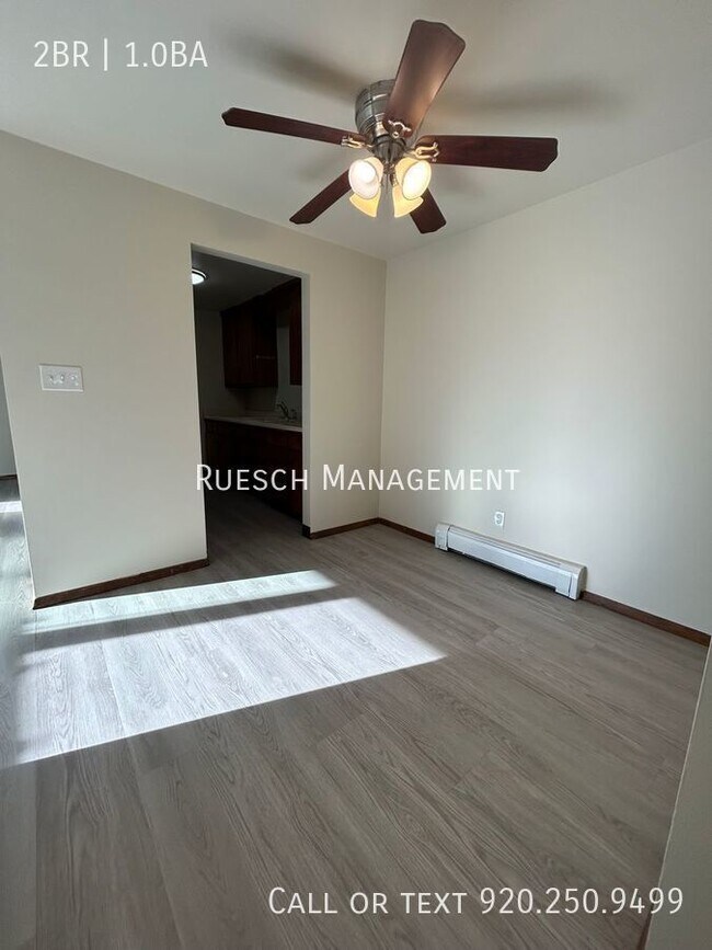 Building Photo - Charming 2 Bedroom 1 Bathroom Upper
