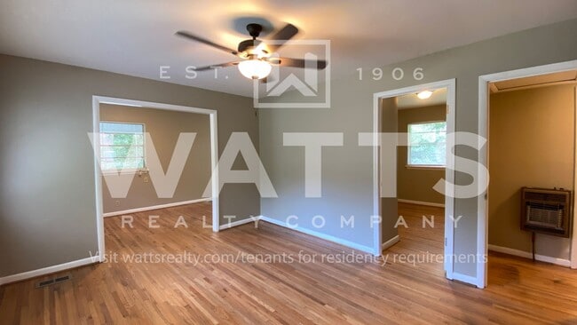 Foto del edificio - Comfortable 3 Bedroom/1 Bath Home in Fores...