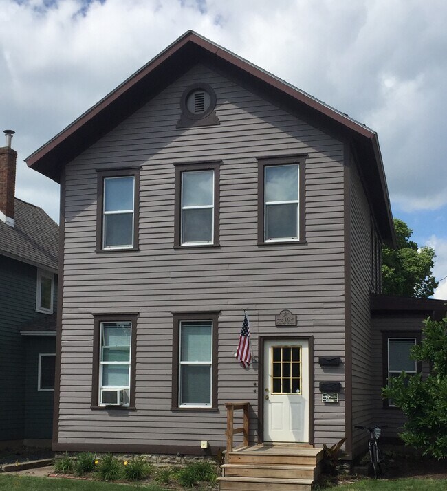 310 E 4th St Unit UP, Winona, MN 55987 Apartments in Winona, MN