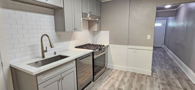 Building Photo - 1514 26th St