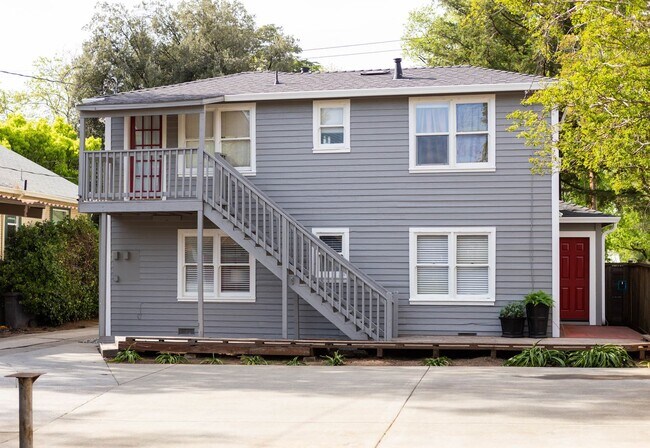 Foto del edificio - Charming Downtown 1-Bed Near Chico State – Utilities Included