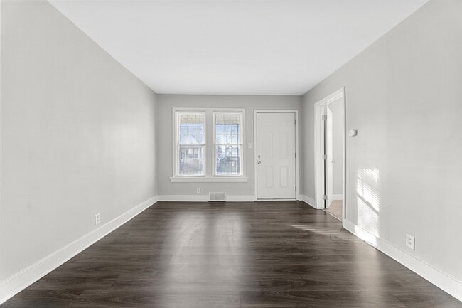 Building Photo - 1847 8th St