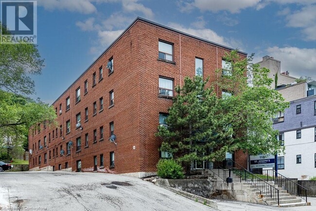 Building Photo - 118 St Joseph's Dr