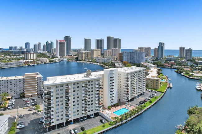 Photo - 401 Golden Isles Dr Apartment