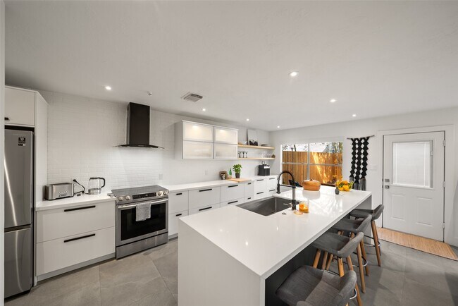 Foto del edificio - 258 Sentry Maple Pl