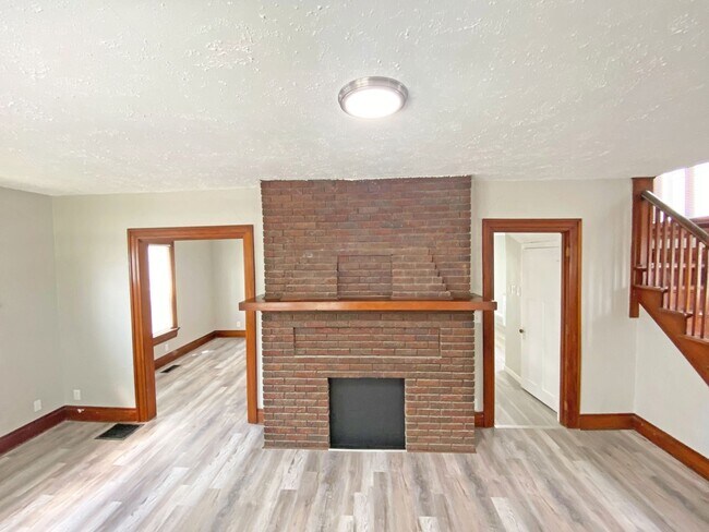 Foto del edificio - 1105 Pursell Ave