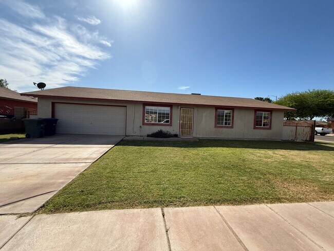 Building Photo - Pool Home in Ponderosa Valley!