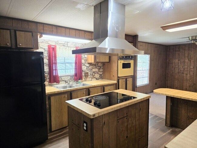 Foto del edificio - If your looking for space, look no more!