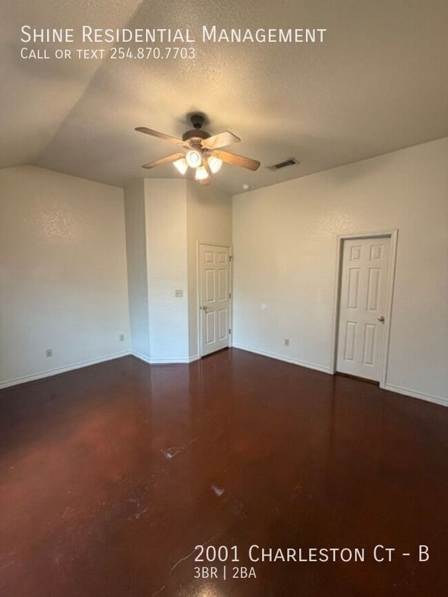 Foto del edificio - 2001 Charleston Ct