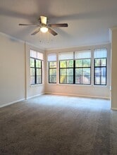 Building Photo - 911 N Orange Ave